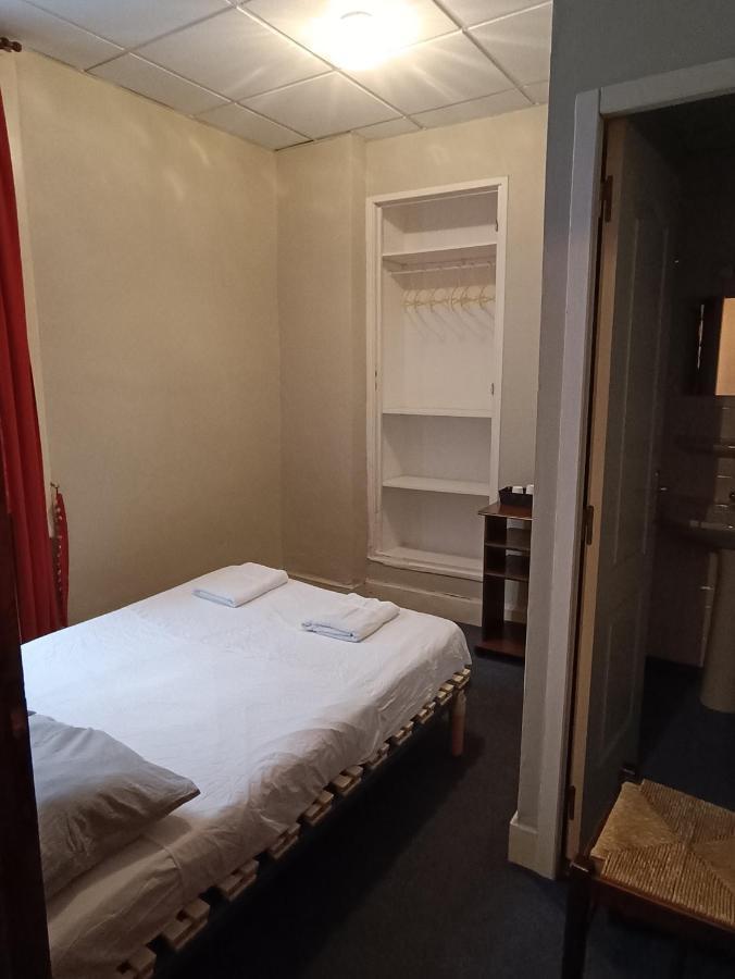 Chambre Chez Marie Et Didier 1 Minute A Pied Du Sanctuaire De Lourdes Exterior foto